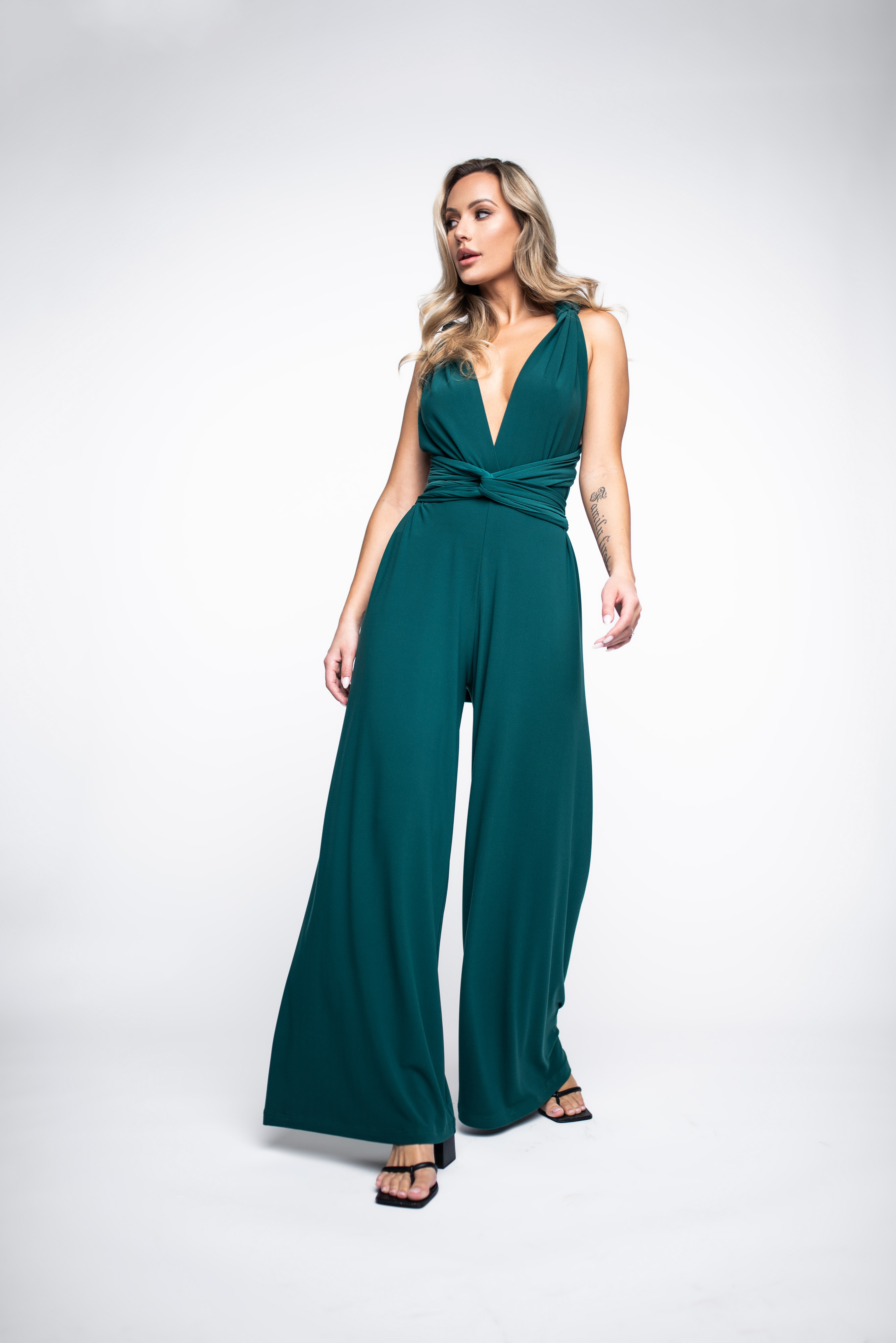 Women with green jumpsuit